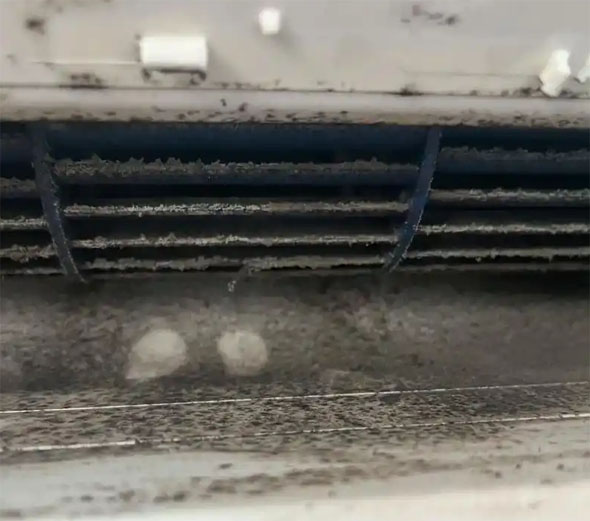 庐山空调吹的风有股烧焦味是怎么回事